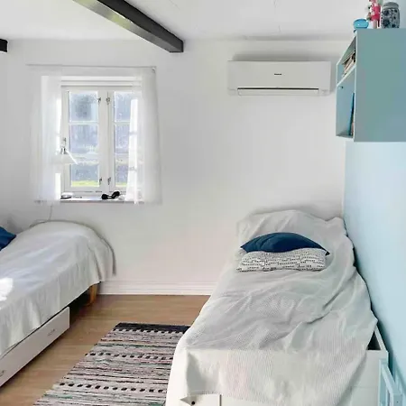 Renovated By The On Mon Ferienhaus *