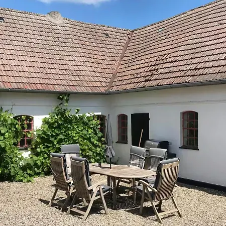 Semesterbostad Renovated By The On Mon