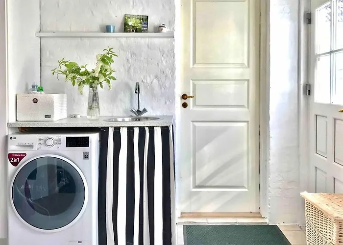 Semesterbostad Renovated By The On Mon *